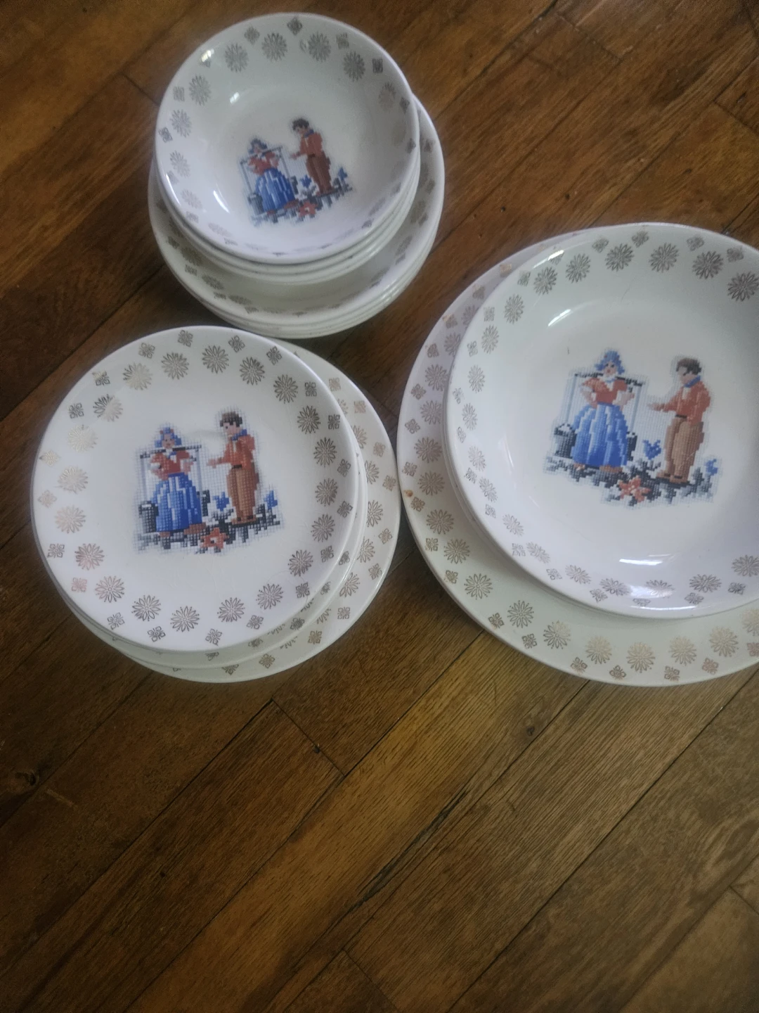 VTG  Dutch Boy&Girl  29  Dinner Plate Shape by Century Salem - photo 3