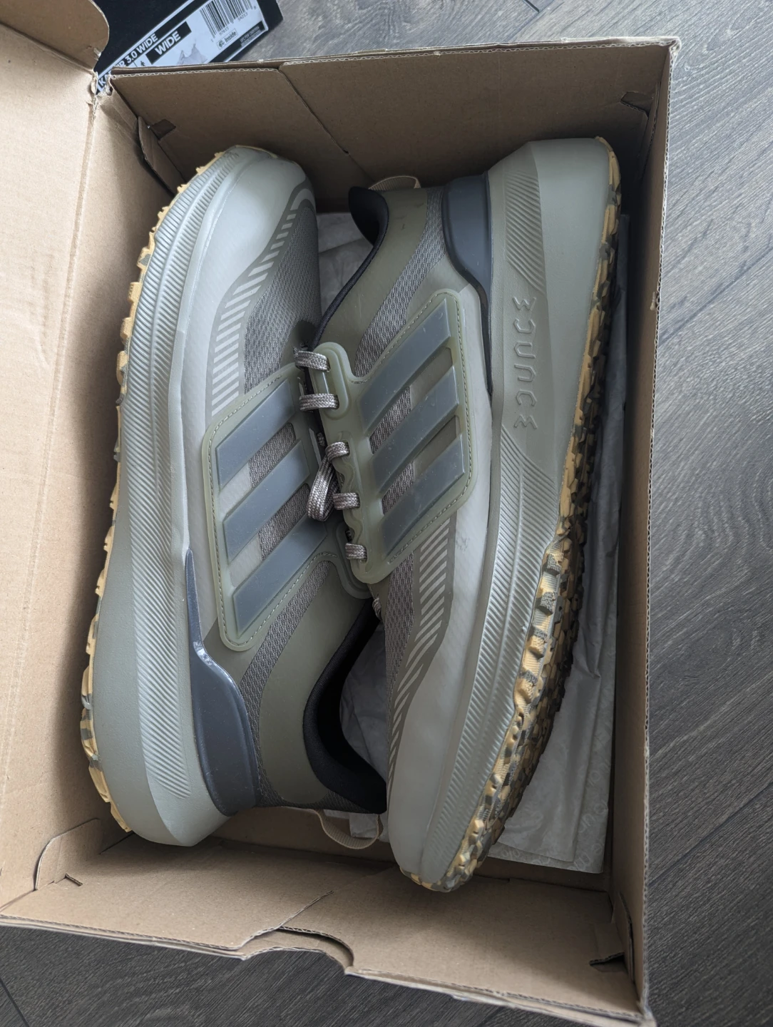 Adidas Shoes. - photo 3