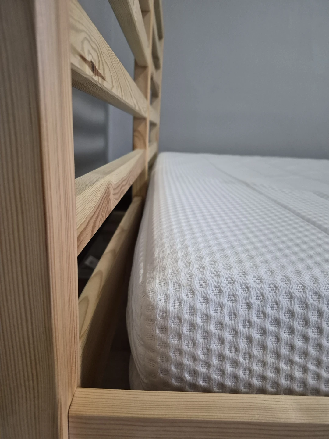 Bed frame with mattress - photo 3