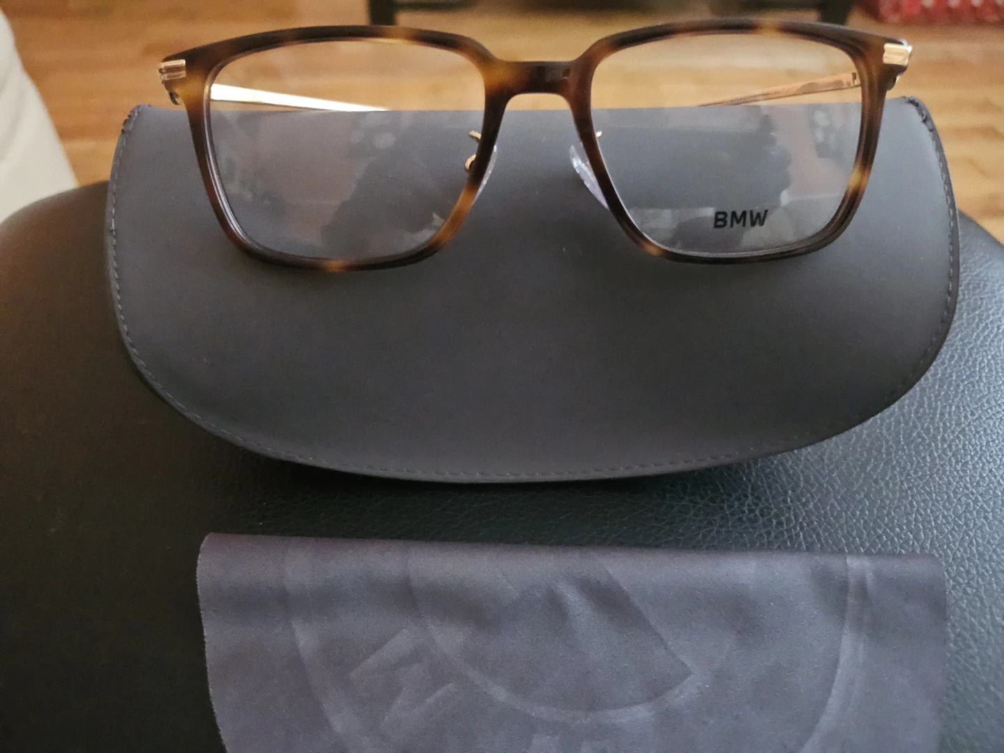 BMW Tortoiseshell Eyeglasses with Case and Cloth - photo 3