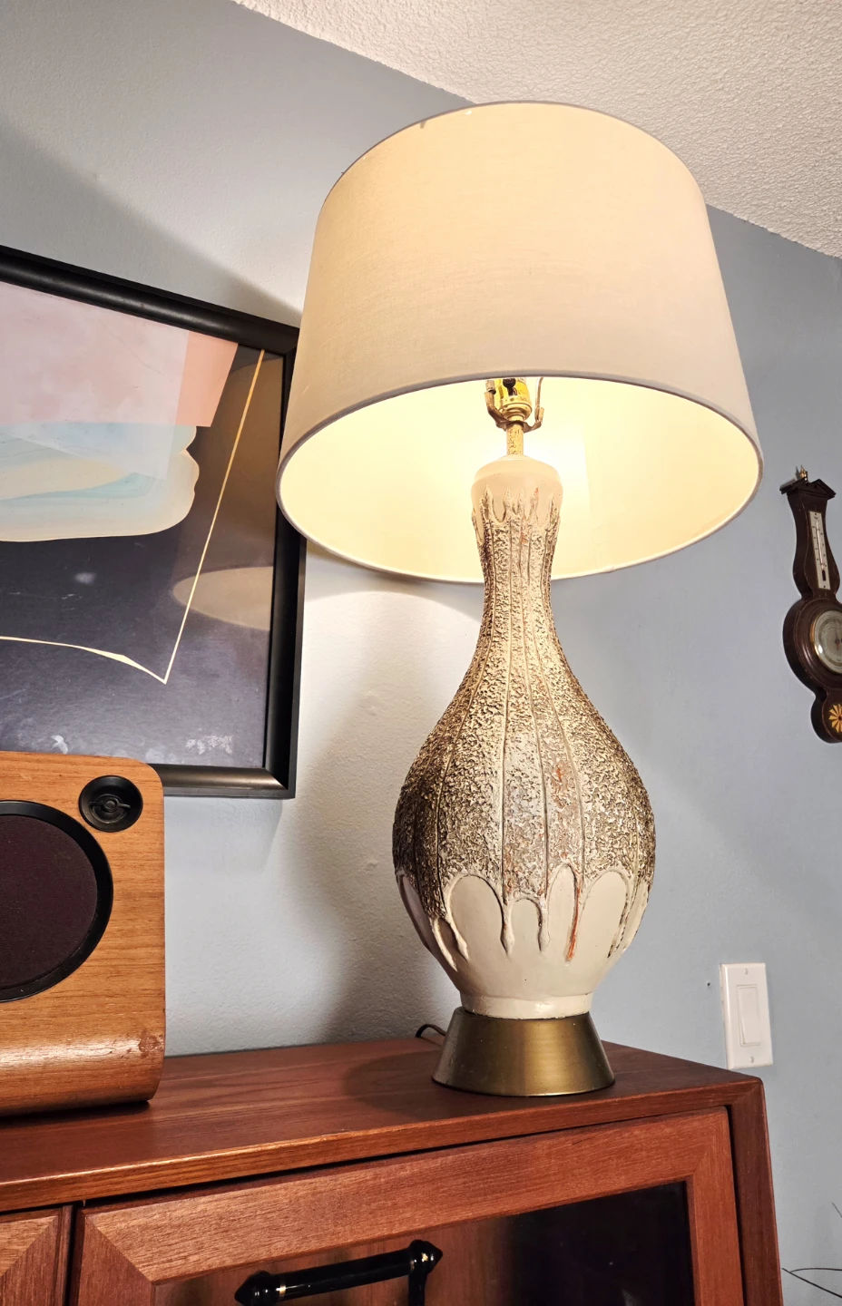 Original MCM Textured Ceramic Table Lamp - photo 3