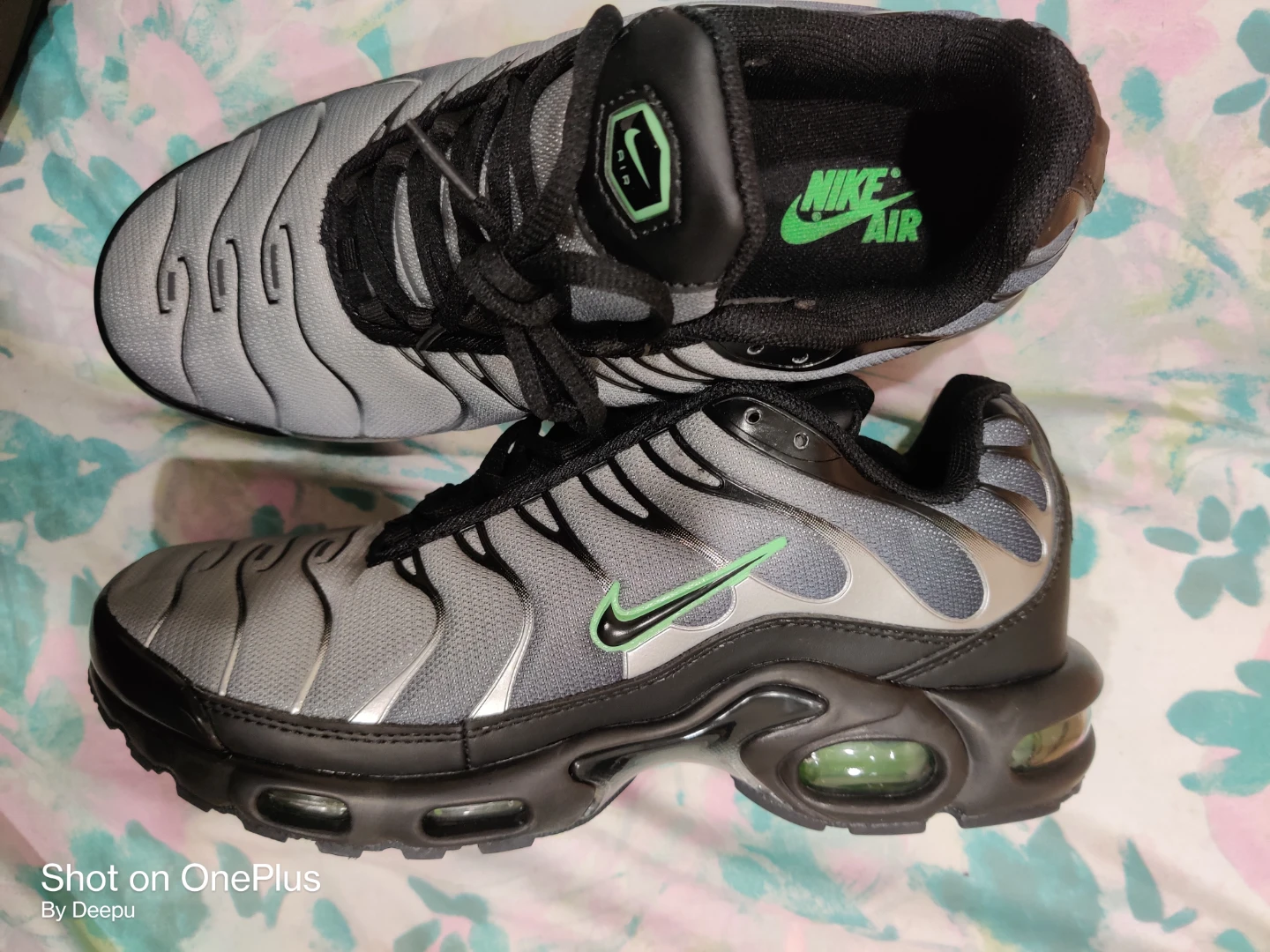 Nike Air Max Plus TN SE 'Tuned Air' Sneakers - photo 2