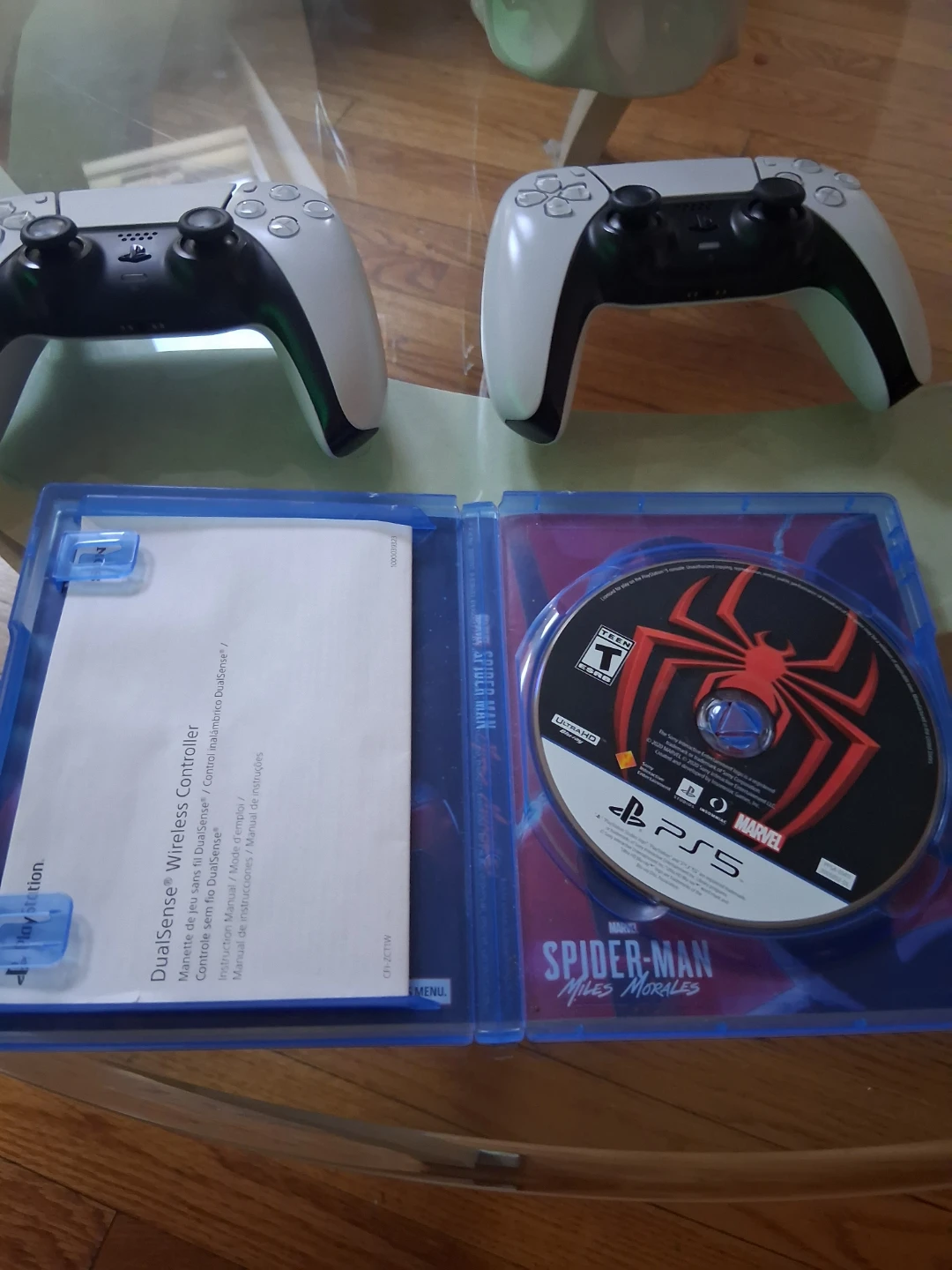 Marvel's SpiderMan: Miles Morales PS5. PS5 CONTROLLERS INCLUDED - photo 2