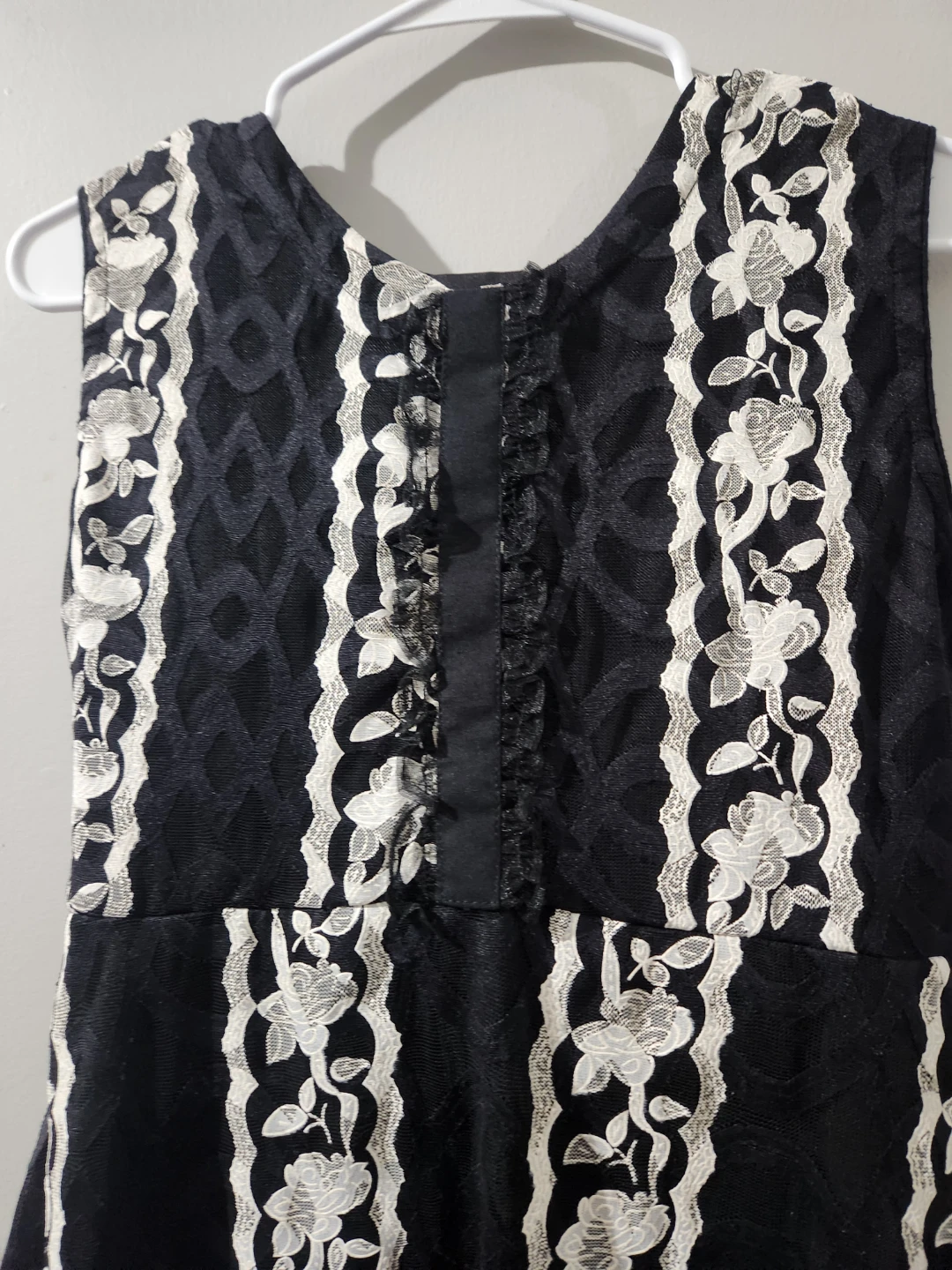 Black and White Floral Lace Trim Sleeveless Dress - Size S - photo 2