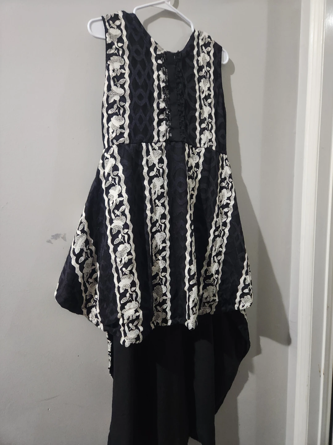 Black and White Floral Lace Trim Sleeveless Dress - Size S - photo 4