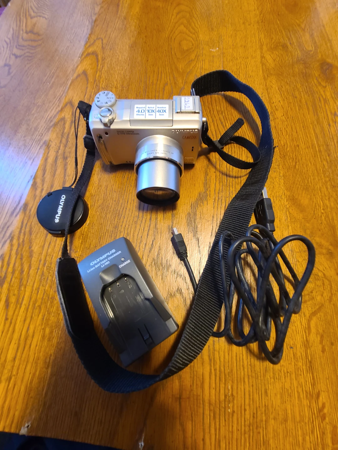 Olympus C-770 10x Ultra Zoom,  4 Megapixels Digital Camera - photo 5
