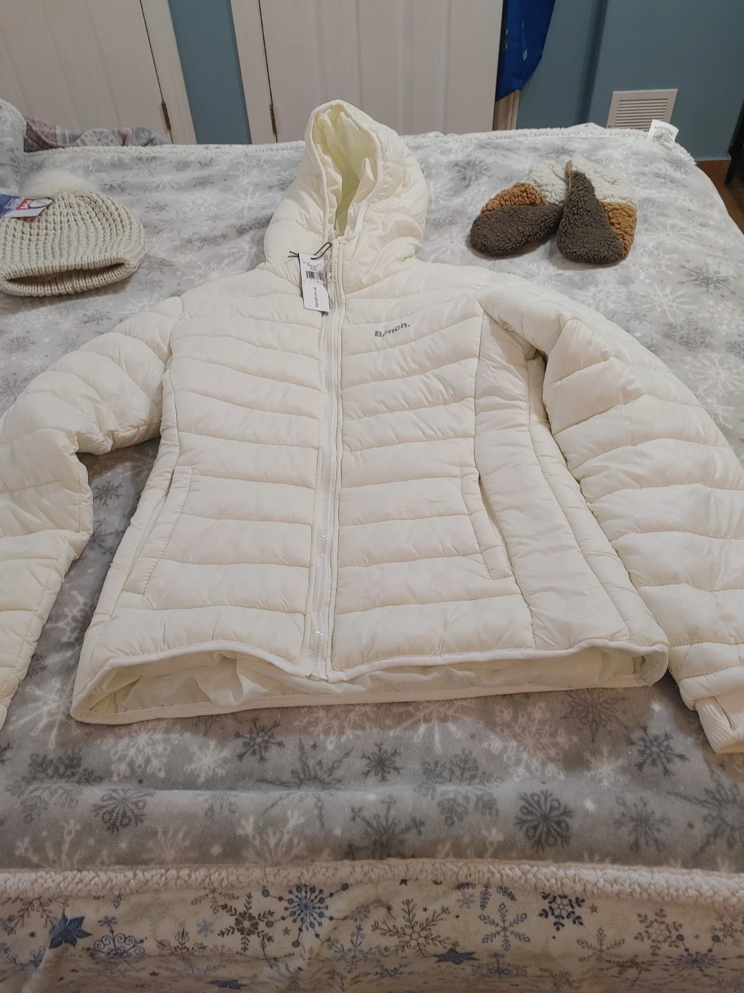 XL Bench jacket with Beenie and mitts - photo 2