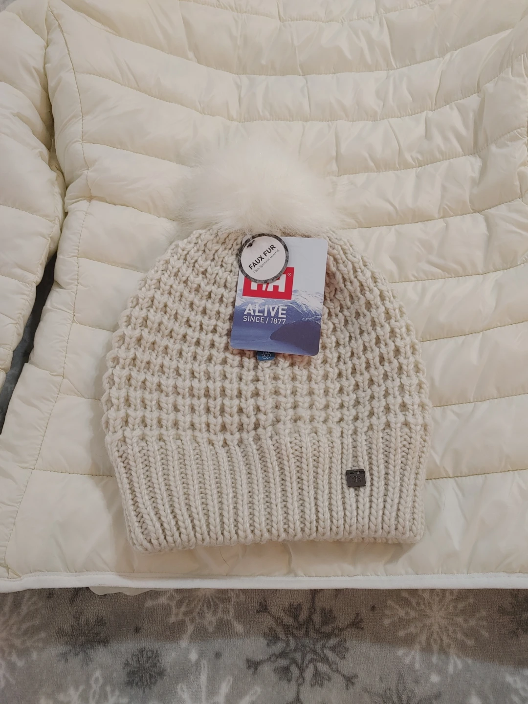 XL Bench jacket with Beenie and mitts - photo 4