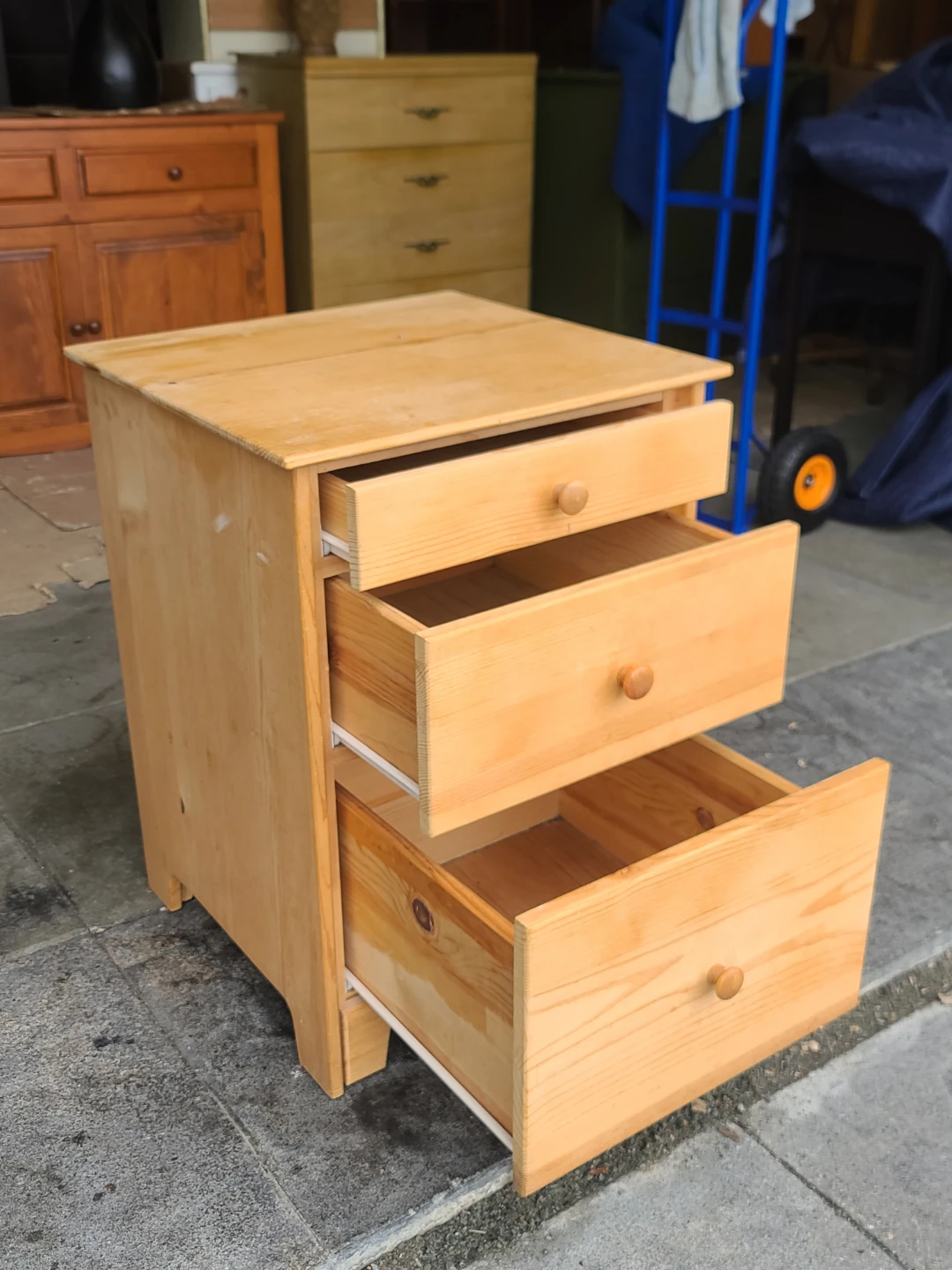 Pine 3-Drawer Chest - photo 2