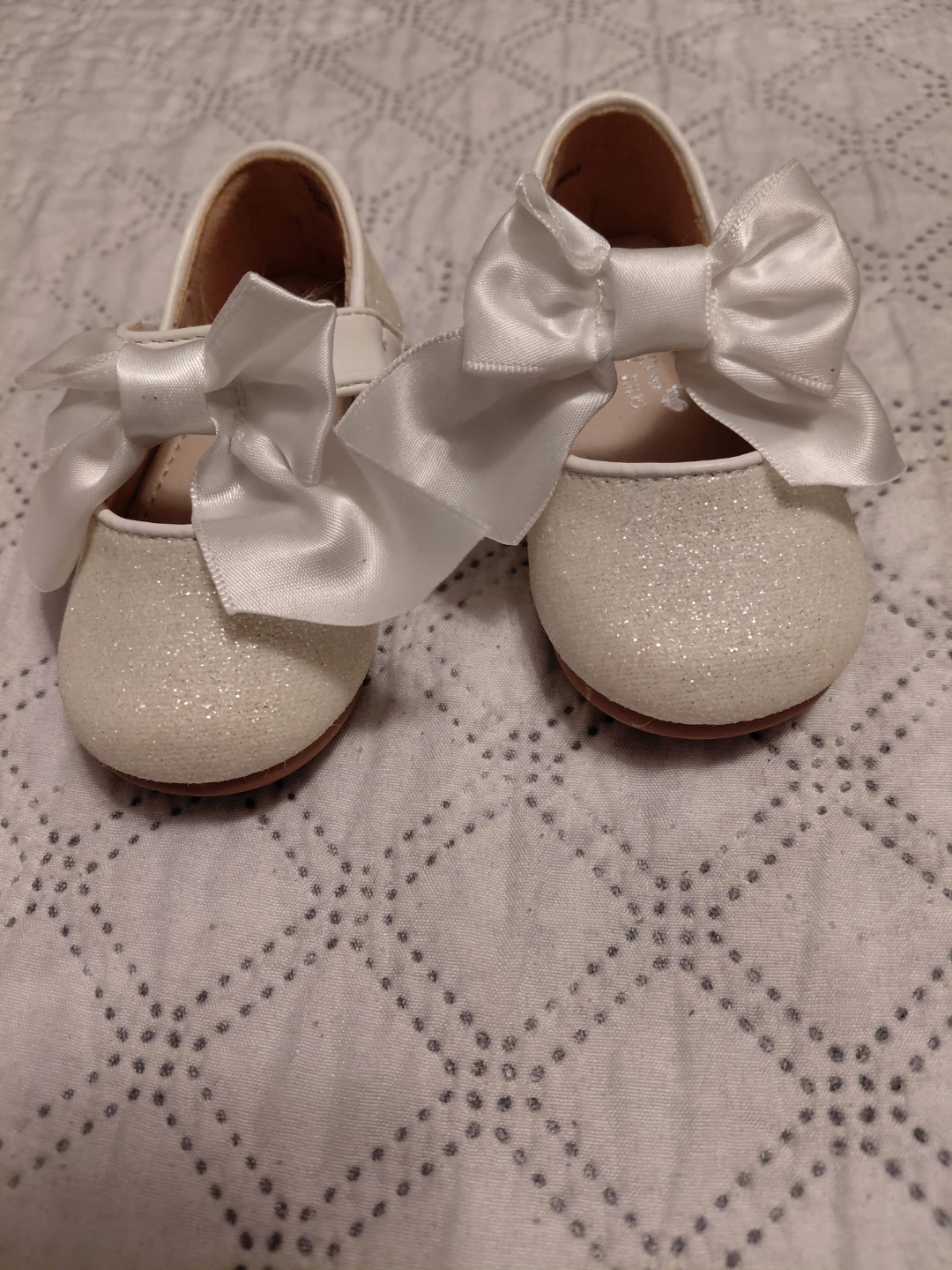 White Glitter Mary Jane Shoes with Bows - Toddler Size