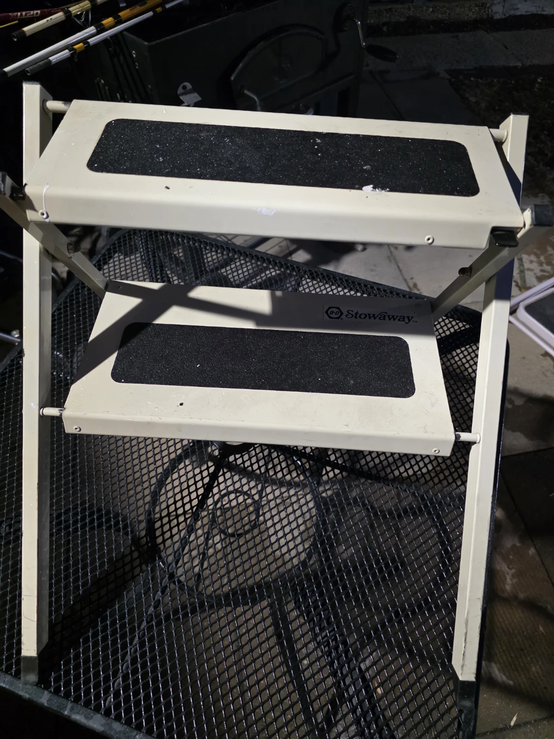 Stowaway 2-Step Foldable Pet Stairs - photo 2