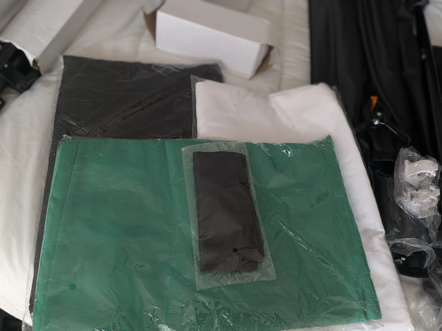 Photography Lighting Kit - 3 Light Stands & 2 Umbrellas - photo 3