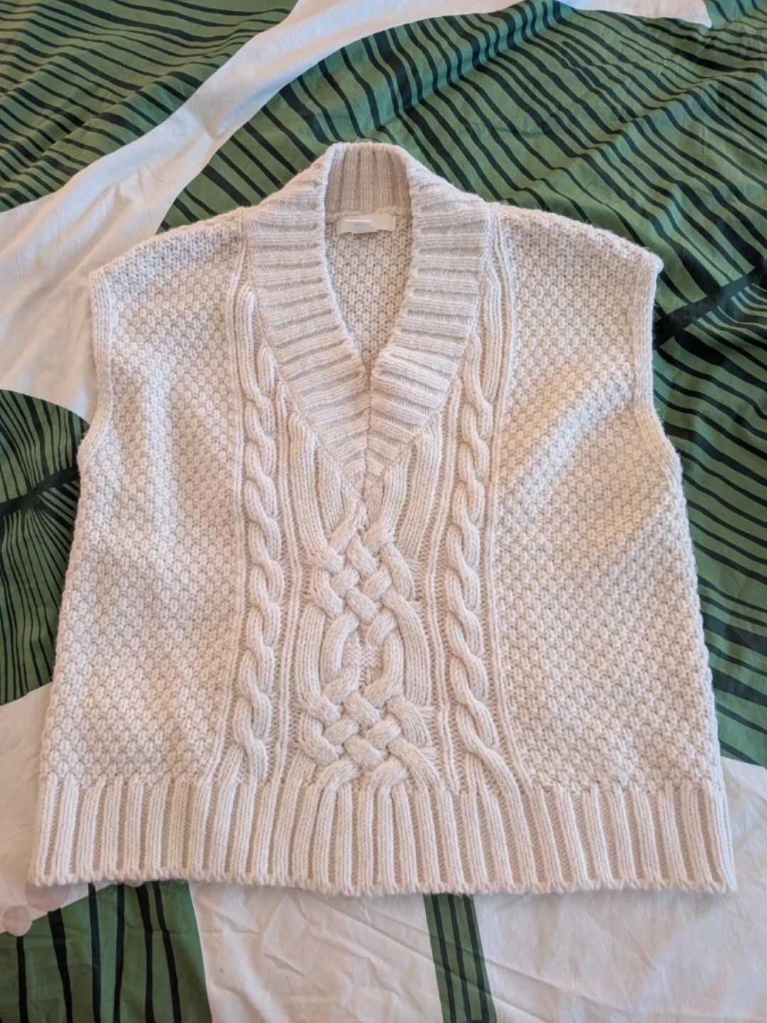 H&M Cream Cable Knit Sweater Vest Size S