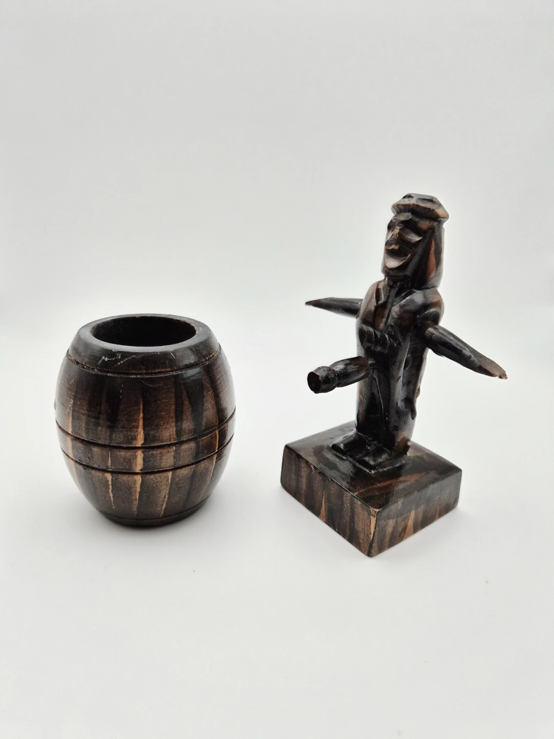 🤣 Wooden Barrel Shaped Container and Figurine