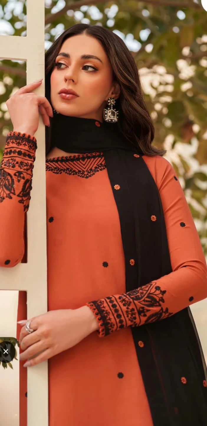 Orange and Black Embroidered Women's Kurti with Dupatta - photo 3
