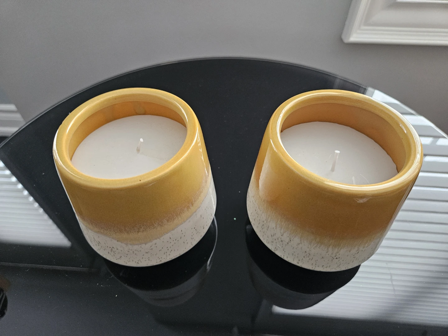 2 Yellow Bouclair Candles - photo 2