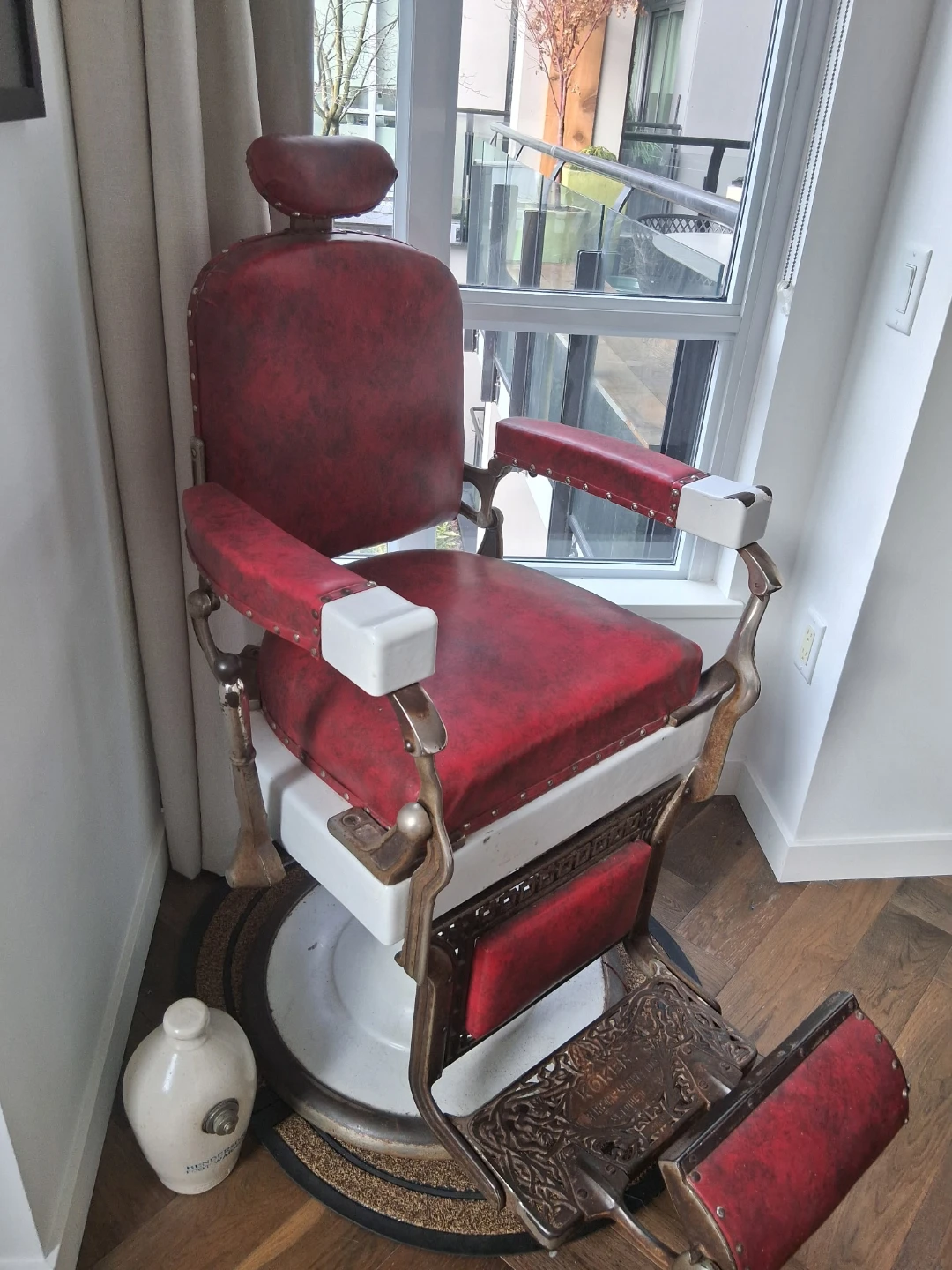Vintage Red Barber Chair - photo 2