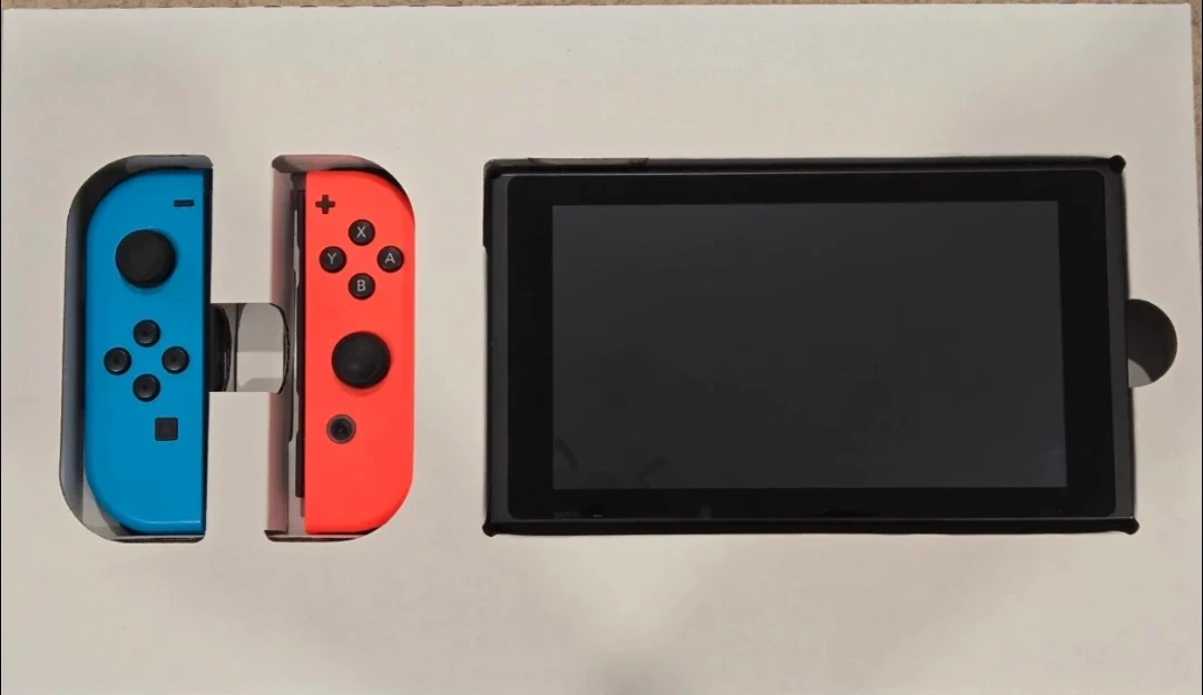 Nintendo Switch Bundle + Extras — Can trade for Quest 3 / 3S - photo 2