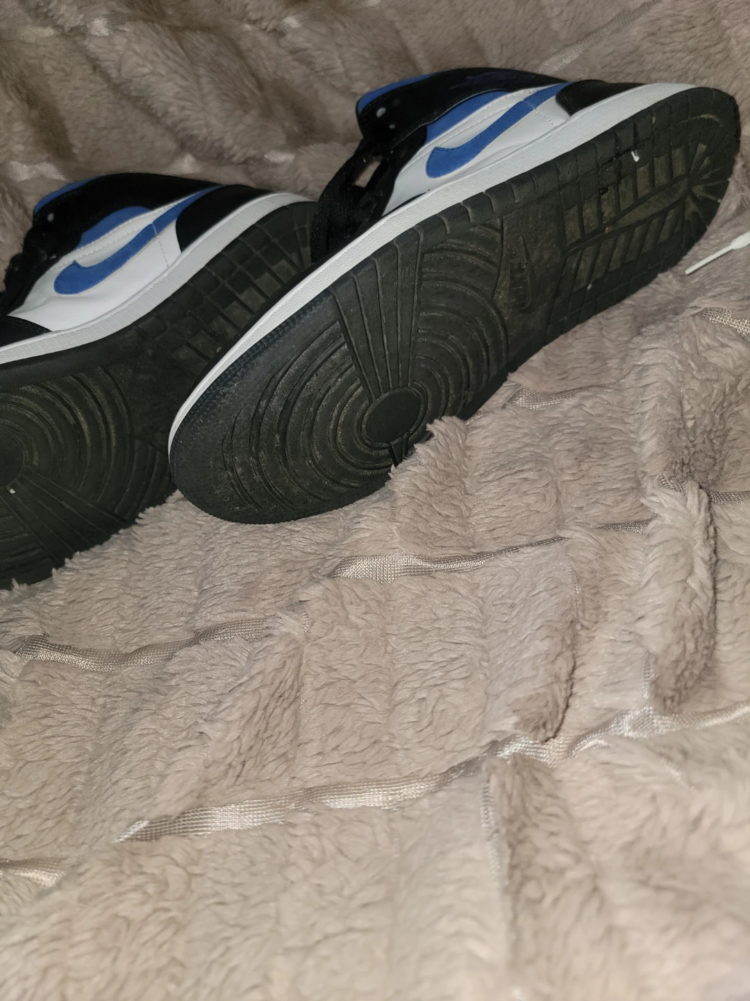 Nike Air Jordan 1 High OG Shoes - photo 2