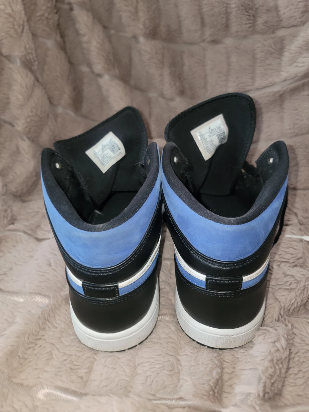 Nike Air Jordan 1 High OG Shoes - photo 4