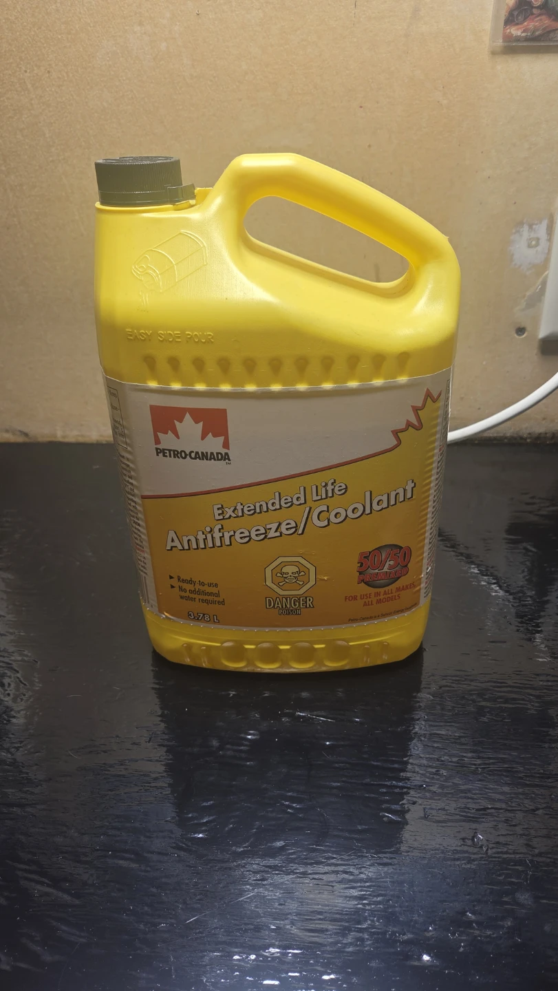 Petro-Canada Extended Life Antifreeze/Coolant 3.78 L