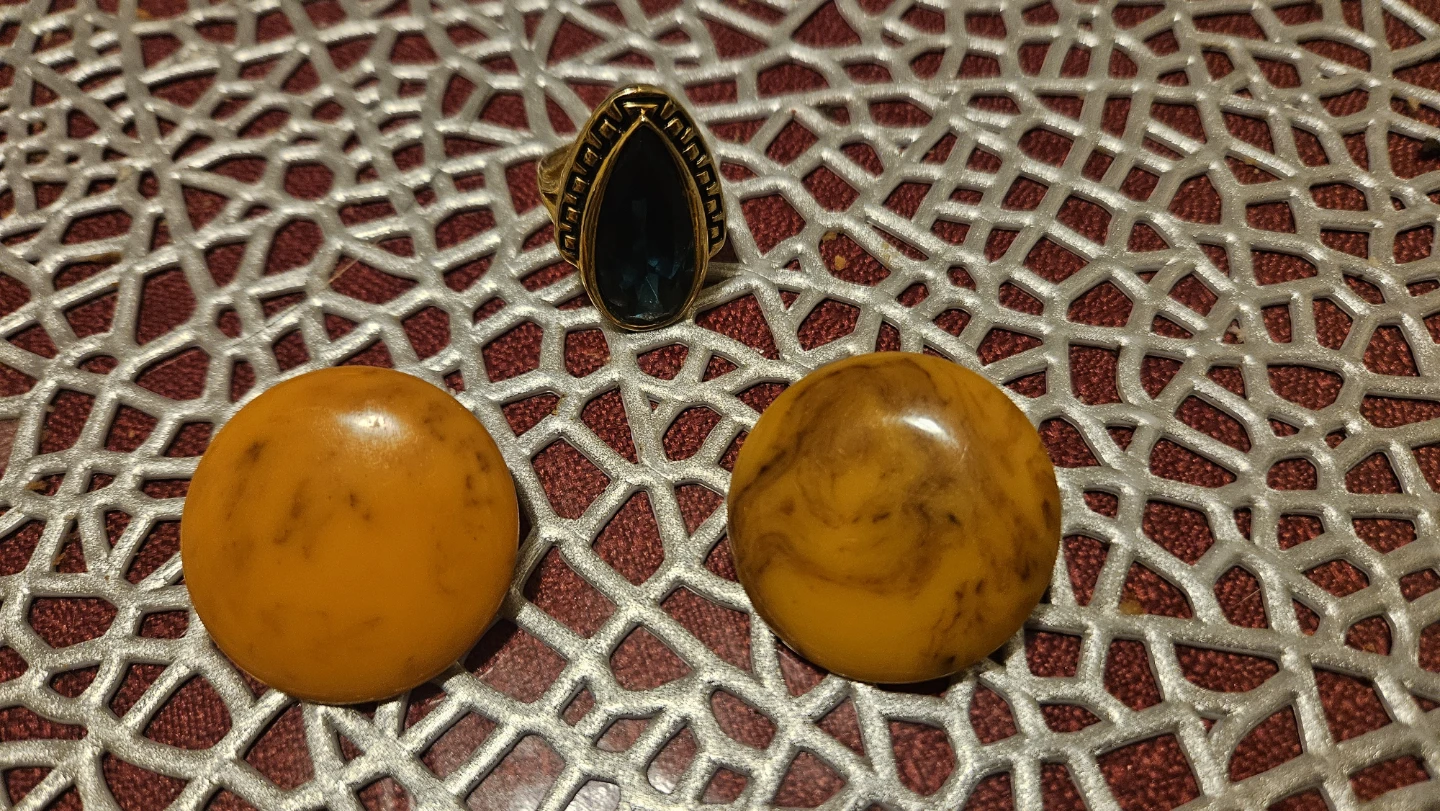 Assorted Vintage Jewelry Lot - photo 2