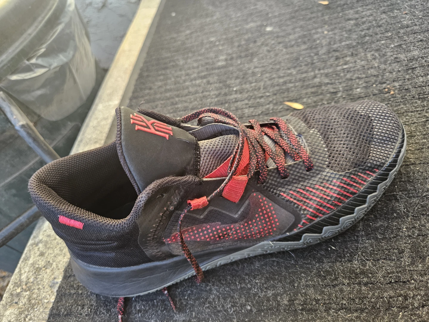 Nike Kyrie flytrap 5s university reds - photo 4