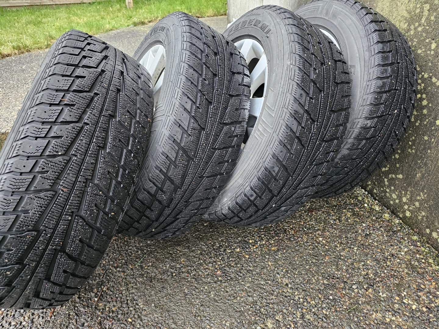 Set of 4 Federal Couragia M/T Tires on Rims