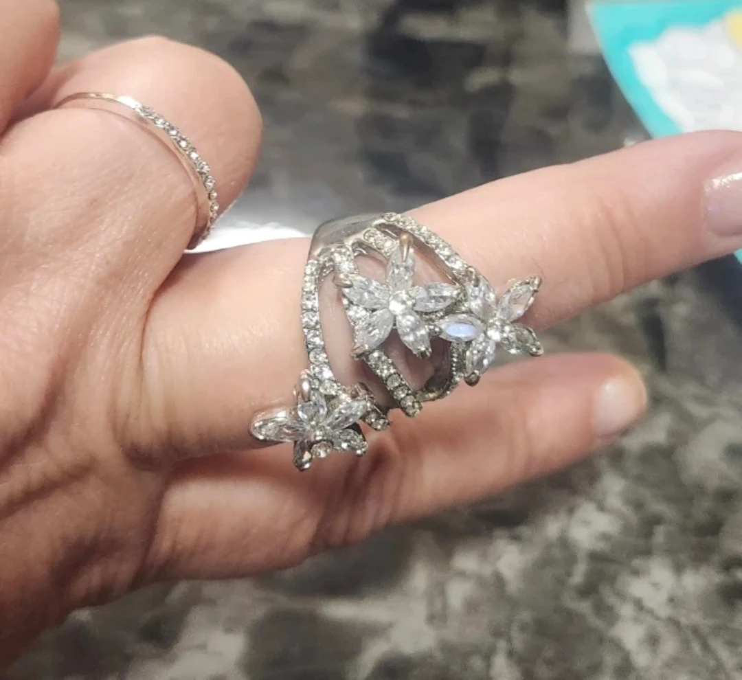 Size 10 Rhinestone Flower Ring - photo 4
