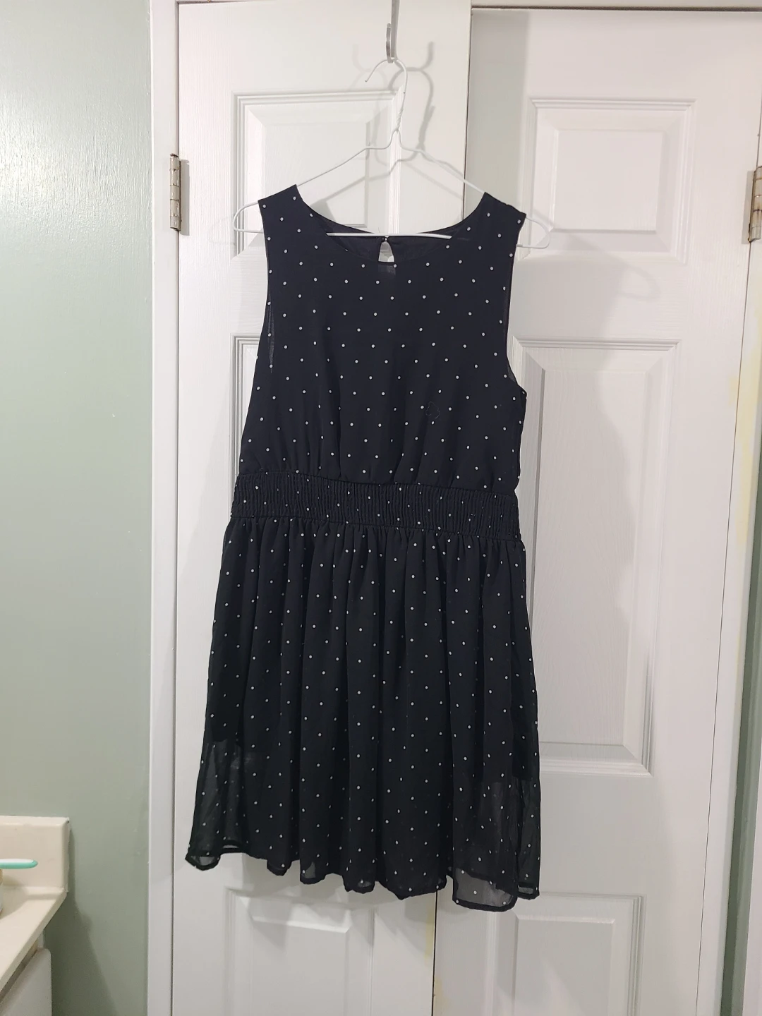 Bundle of 4 Women's Dresses - photo 3
