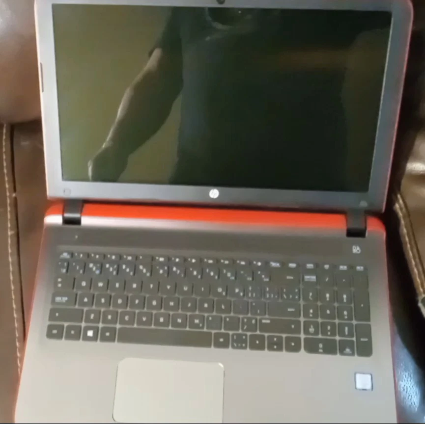 HP Pavilion Red Laptop - photo 5