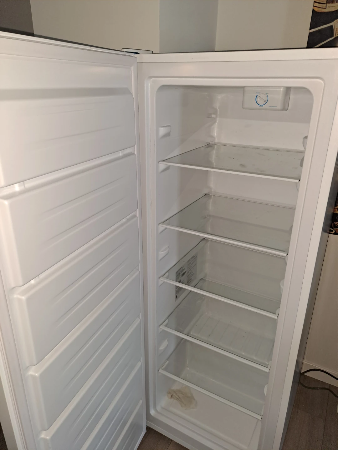 Frigidaire 7.2 cu ft Upright Freezer – Clean & Works Perfectly