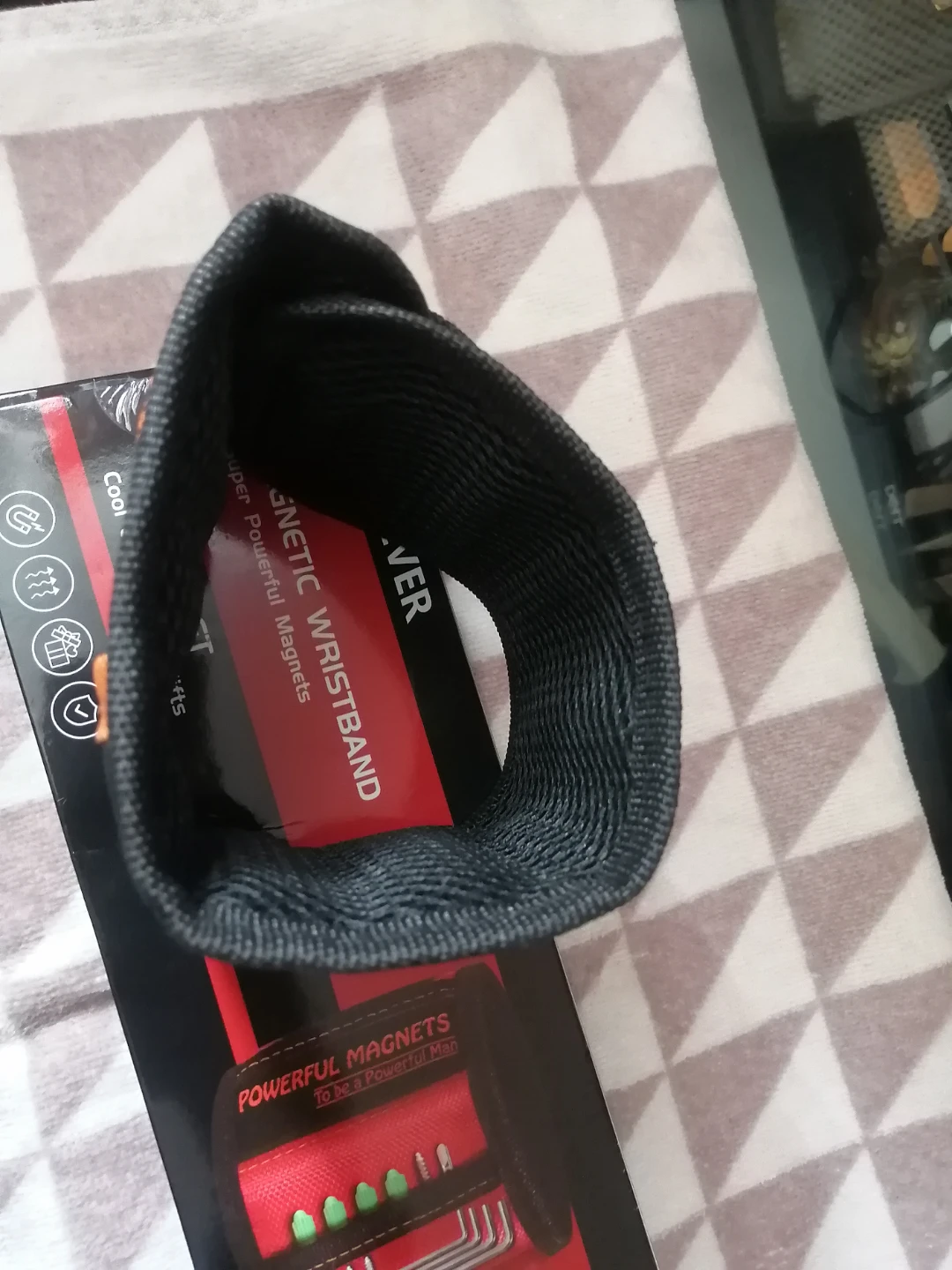 MagnoGrip Magnetic Wristband Red - photo 4