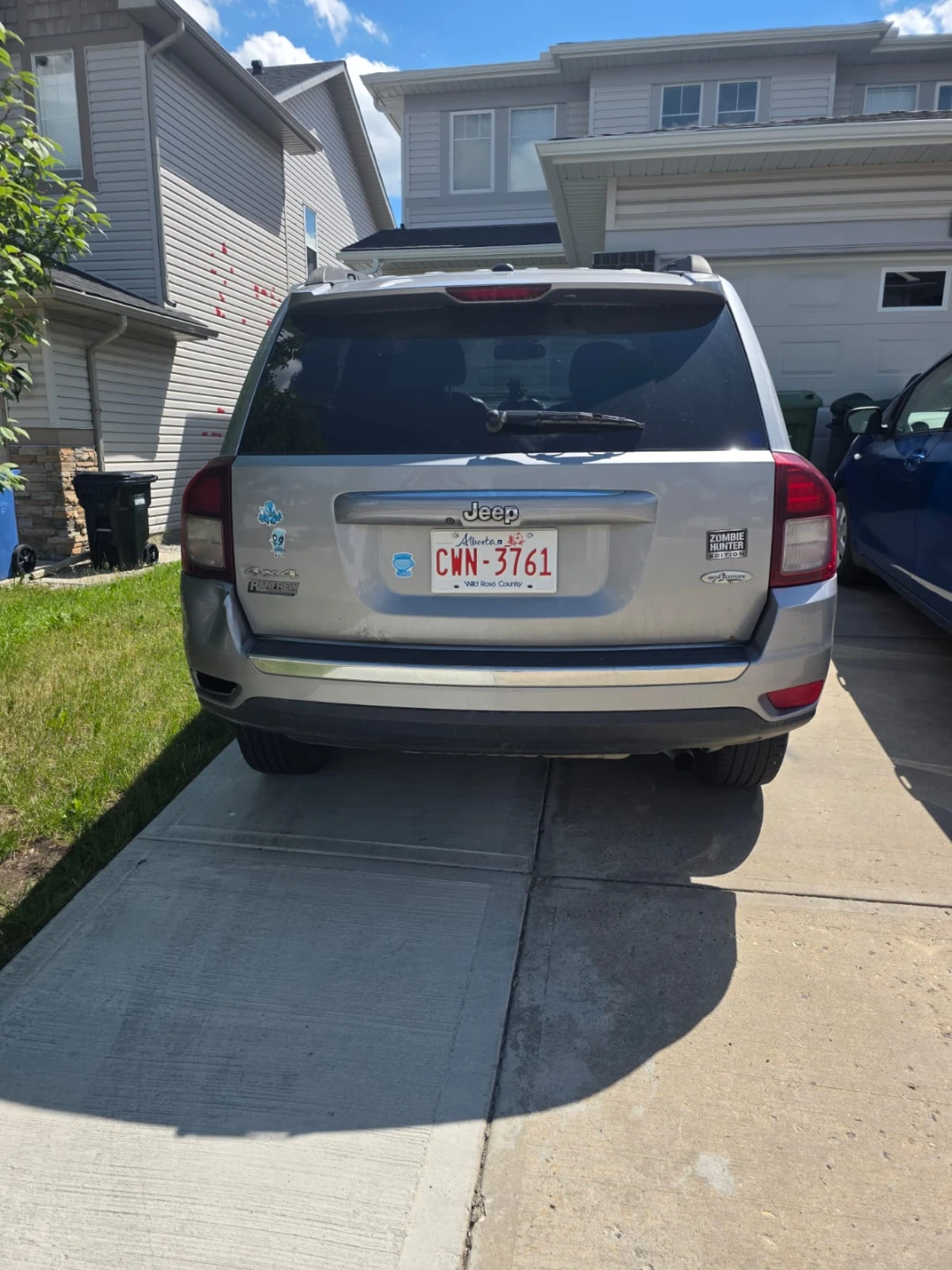 Silver Jeep Compass SUV 2015. - photo 4