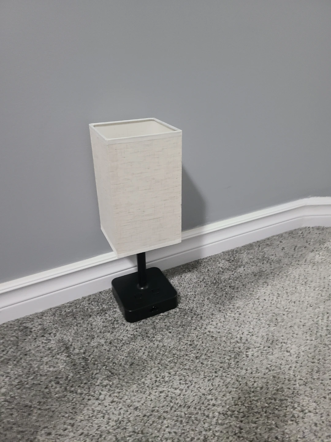 Square Table Lamp with USB-C & 2 plug-ins