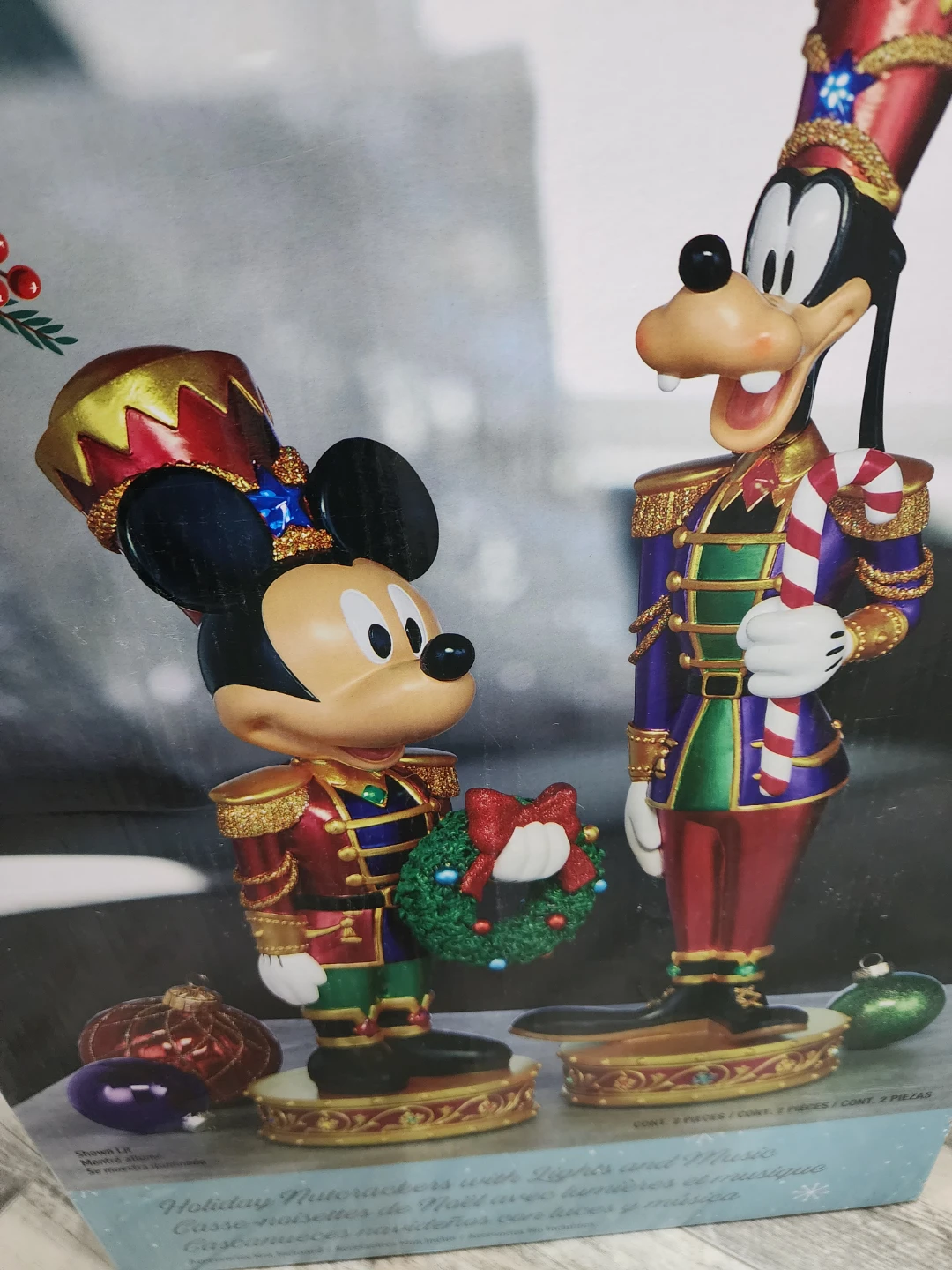 Disney Mickey & Goofy Holiday Nutcrackers with Lights & Music - photo 2