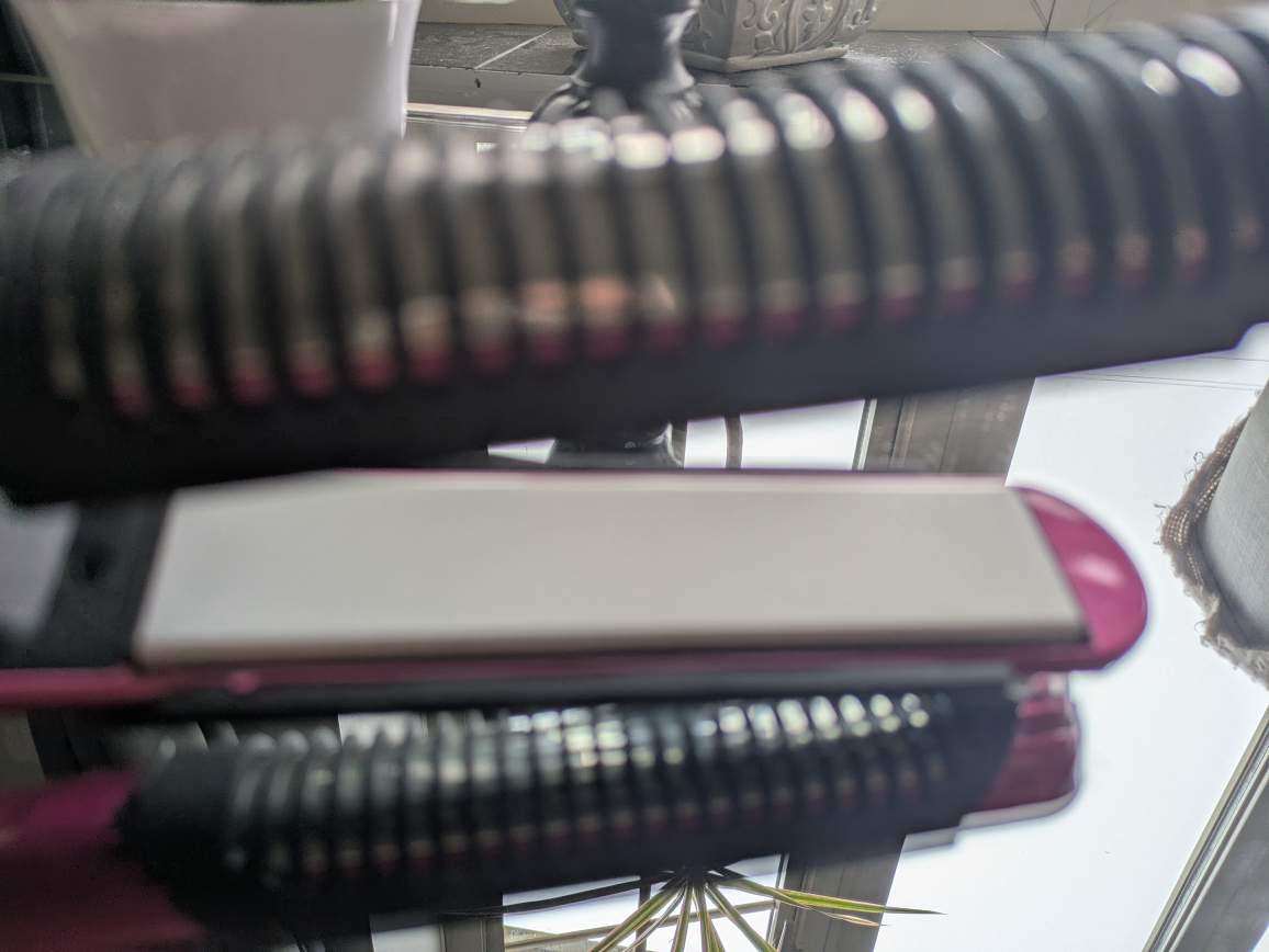 BRAND NEW Vidal Sassoon Hair straightener - photo 2