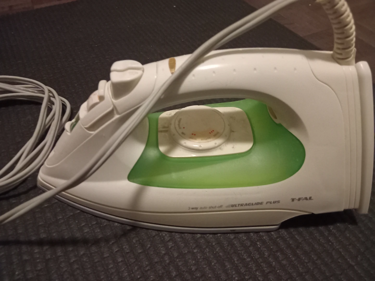 T-fal Ultraglide Plus Steam Iron