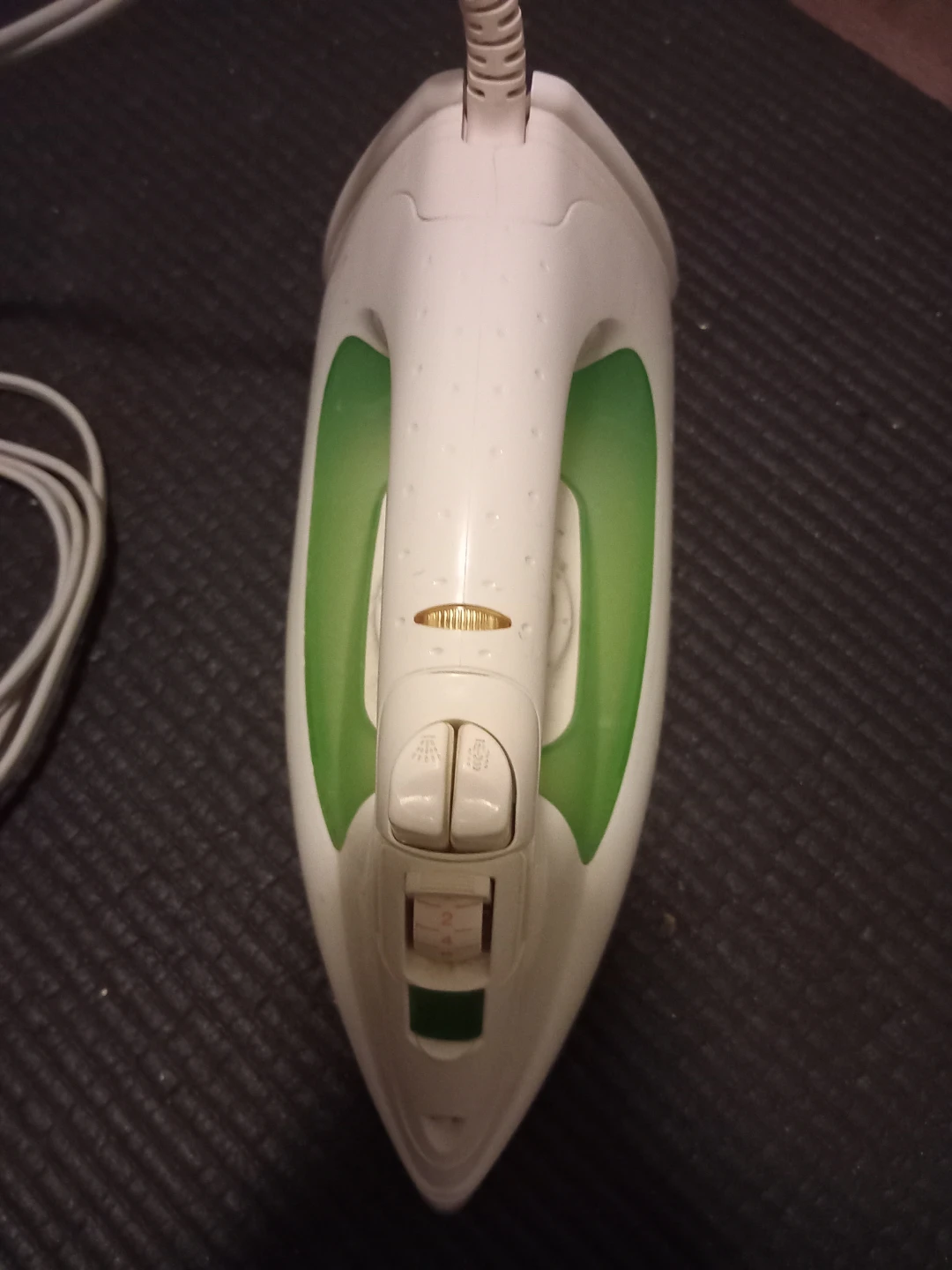 T-fal Ultraglide Plus Steam Iron - photo 3