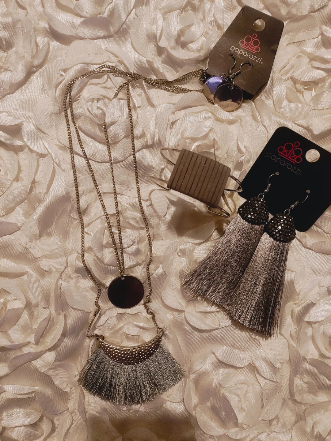 🏆Paparazzi Jewelry Set - Necklace and Earrings