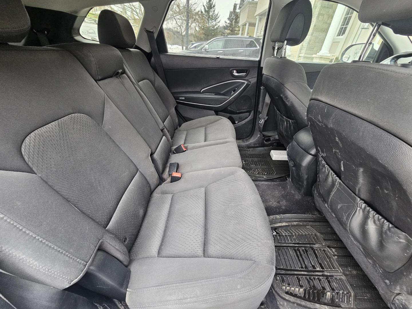 White Hyundai Santa Fe SUV - photo 4