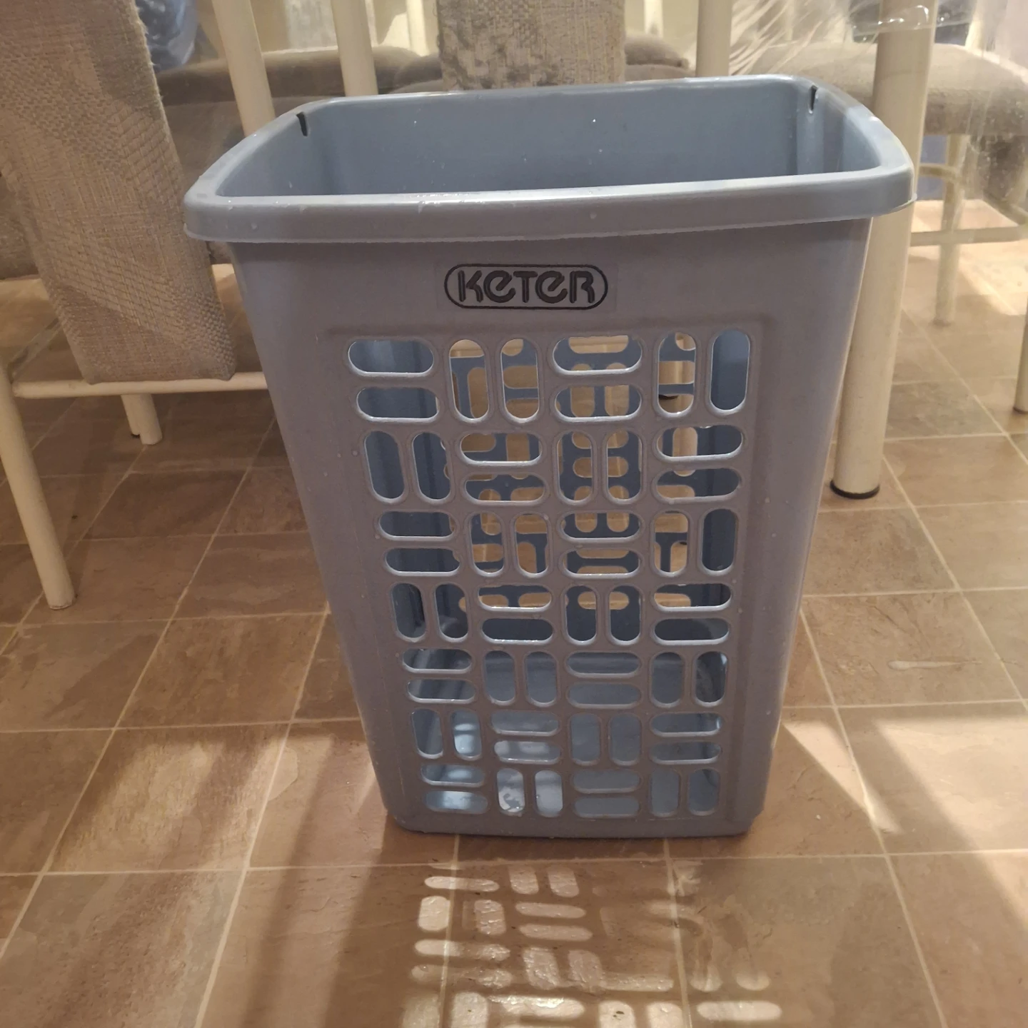 Keter blue Laundry hamper