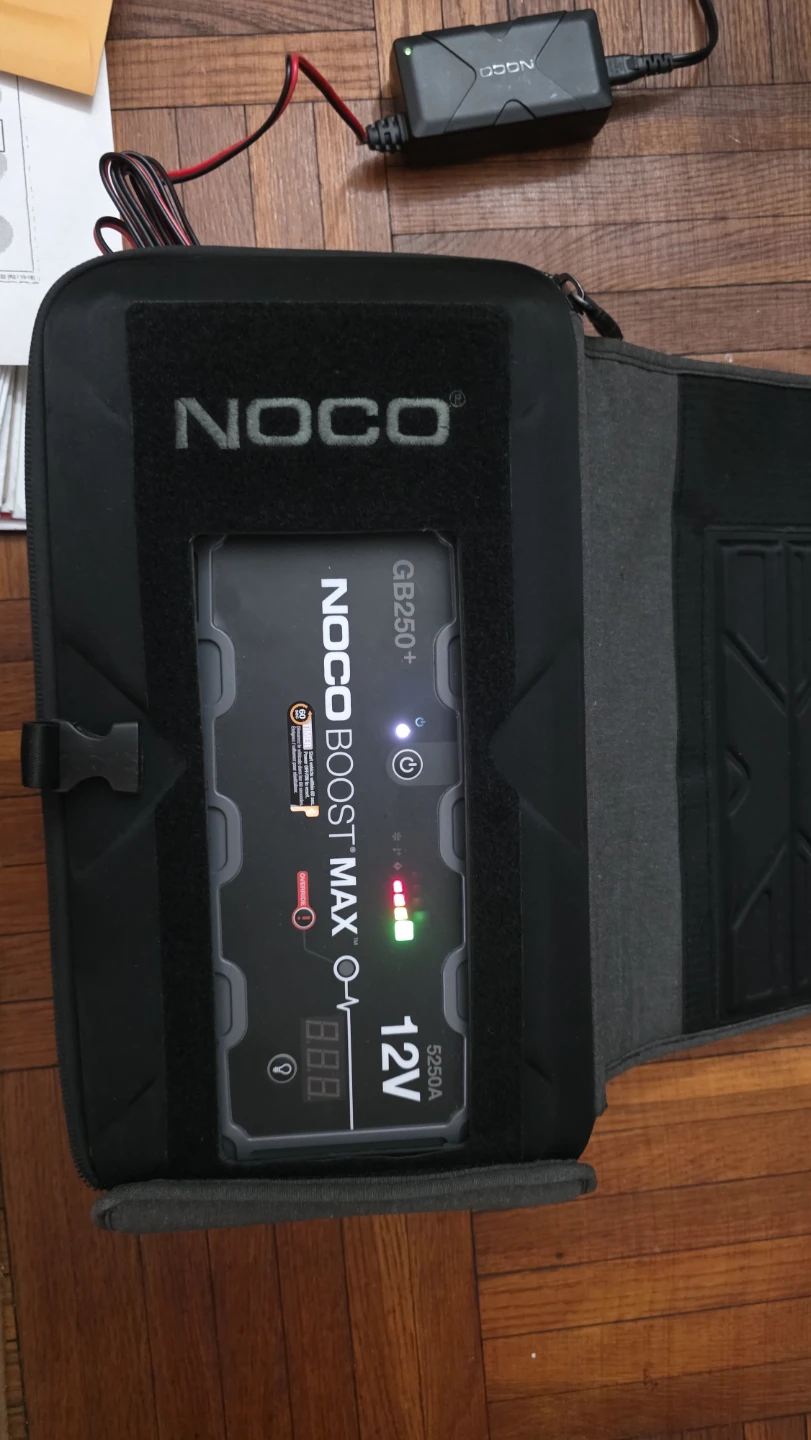 Heavy Duty NOCO GB250+ Boost Max 12V Jump Starter - photo 2