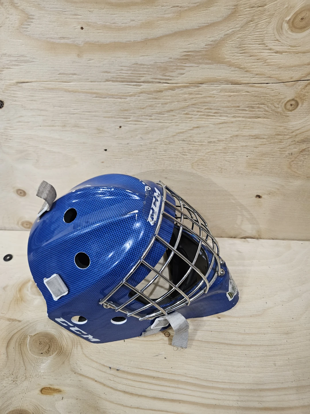 CCM 7000 SR youth Hockey Goalie Mask - photo 3