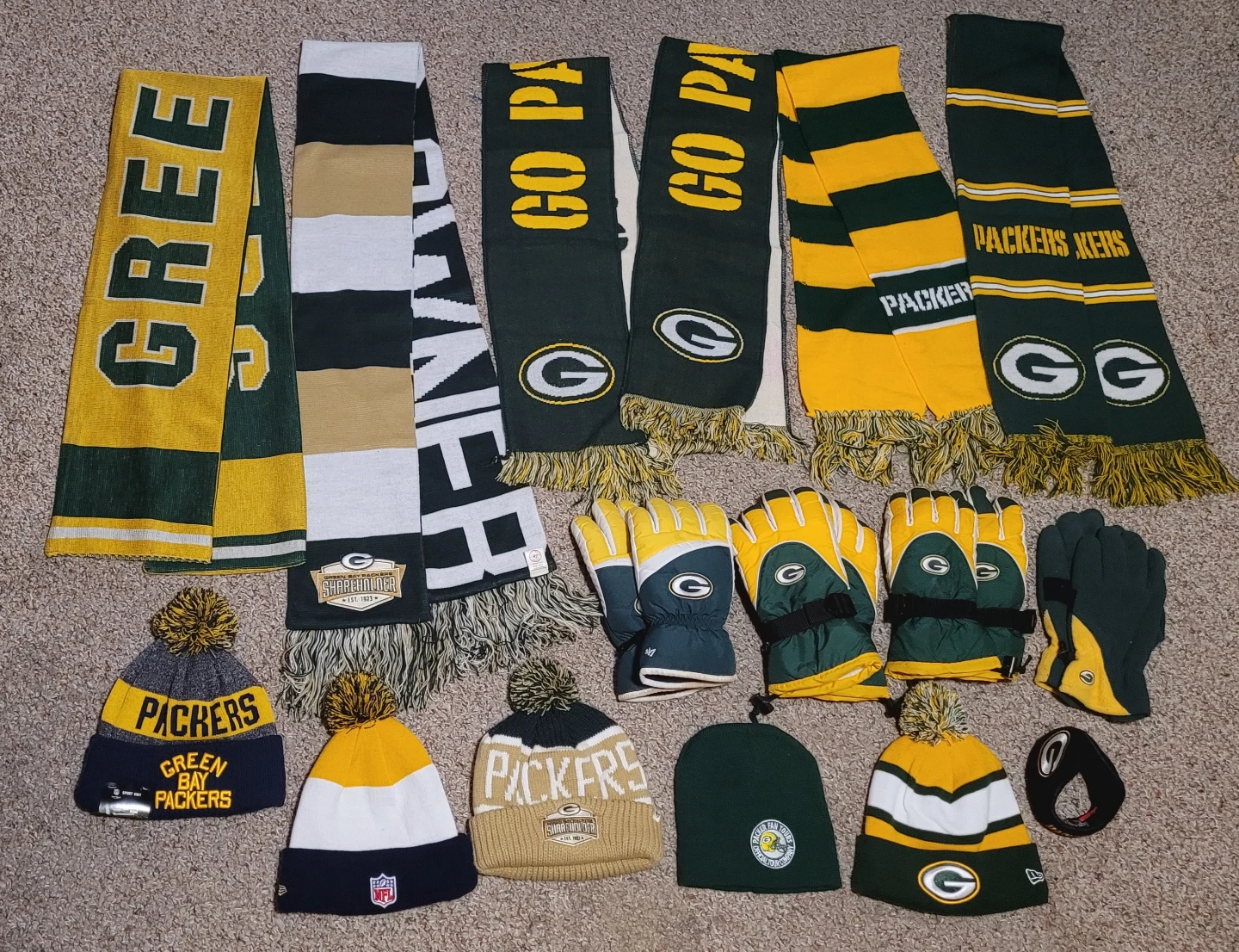Greenbay Packers Gloves Toque & scarf