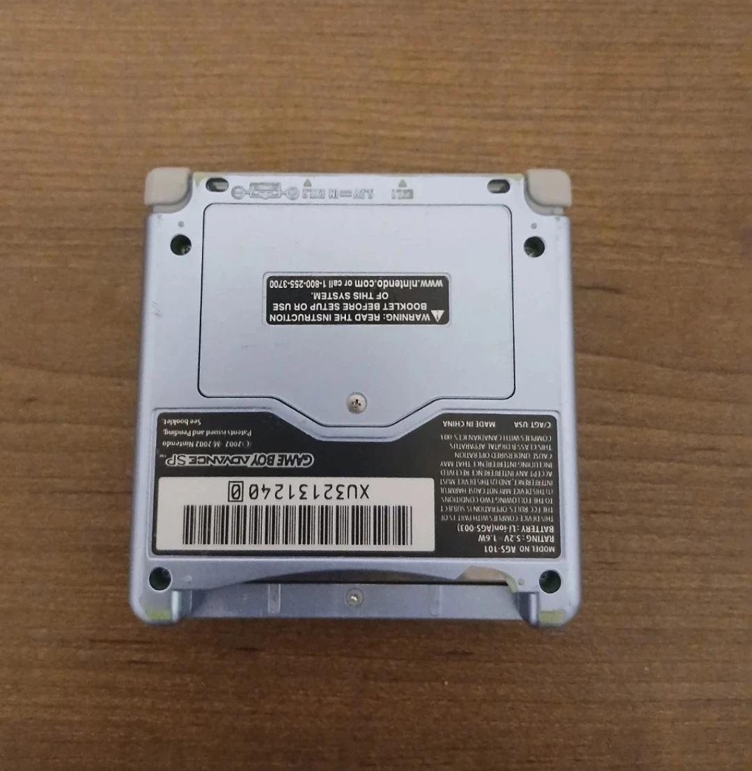 Nintendo Game Boy Advance SP - photo 3