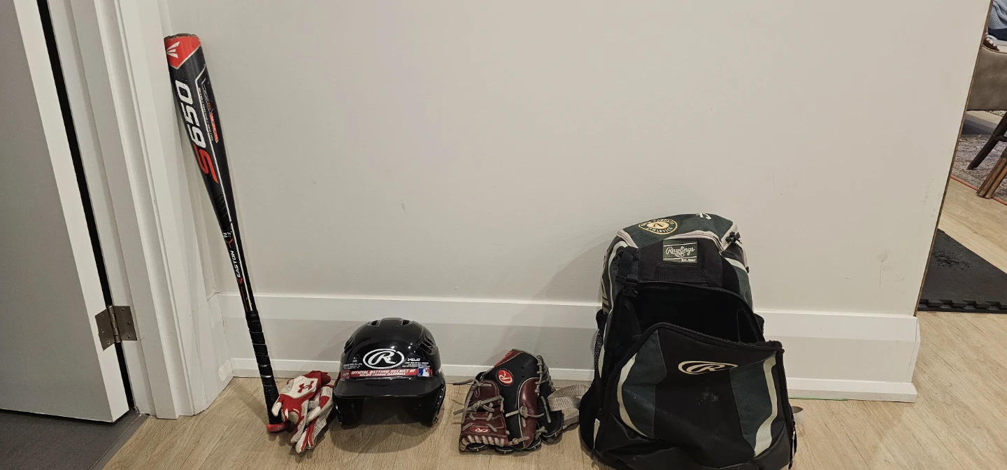 Baseball equipment  Bat  Easton S650, Glove, Helmet and bag - photo 3