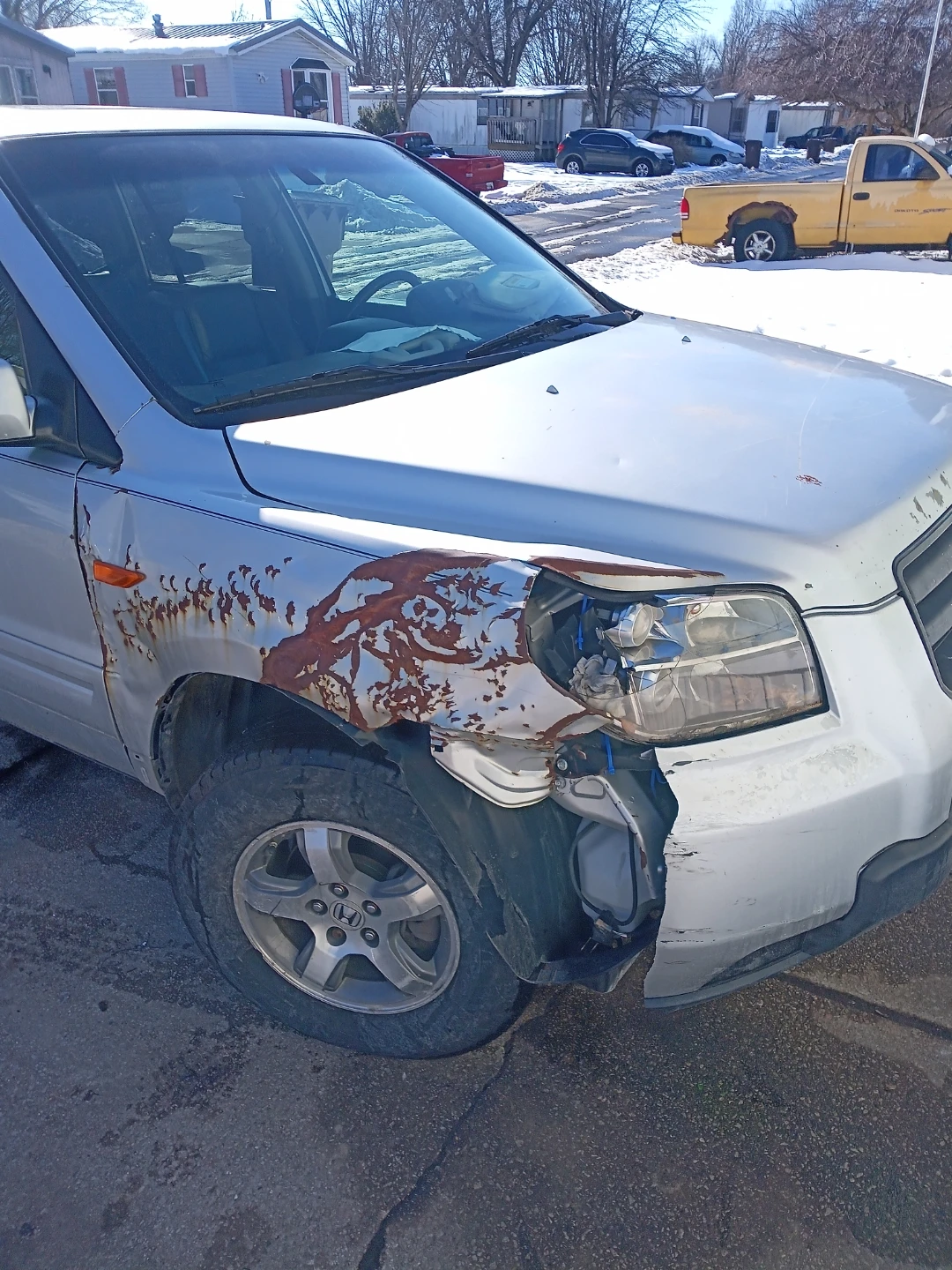 Silver Honda Pilot SUV - photo 5