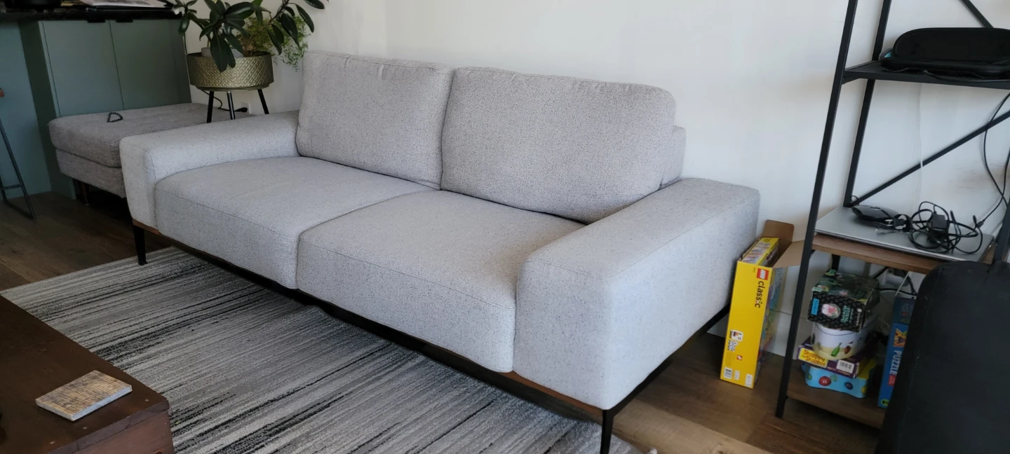 Light Grey Three-Seater Sofa with Modern Legs - photo 2