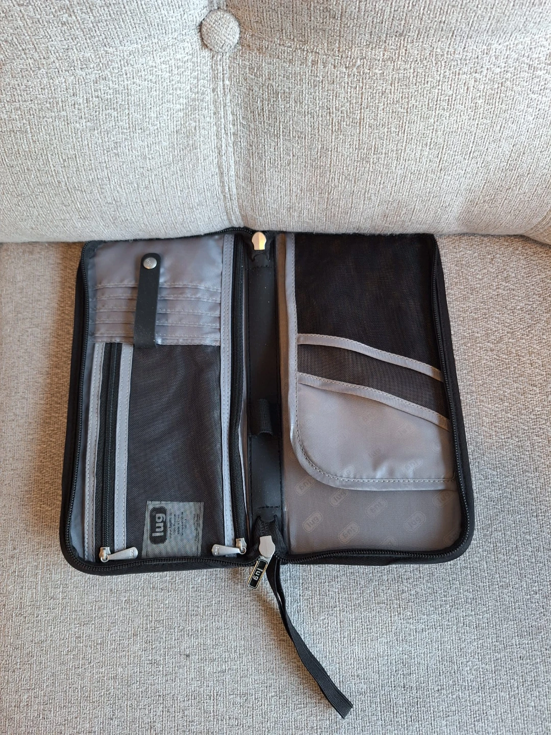 LUG Passport and Document Holder / Pouch / Wallet - photo 2